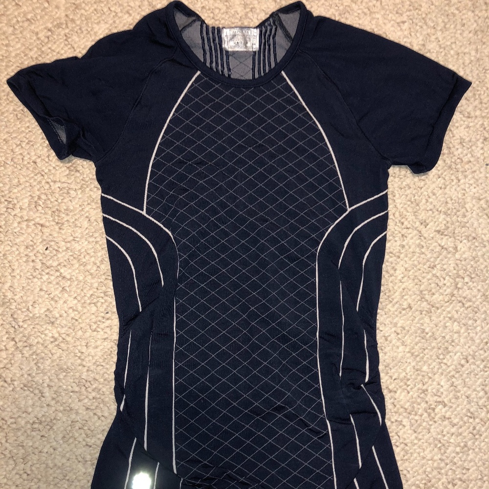 Athleta T shirt size xs